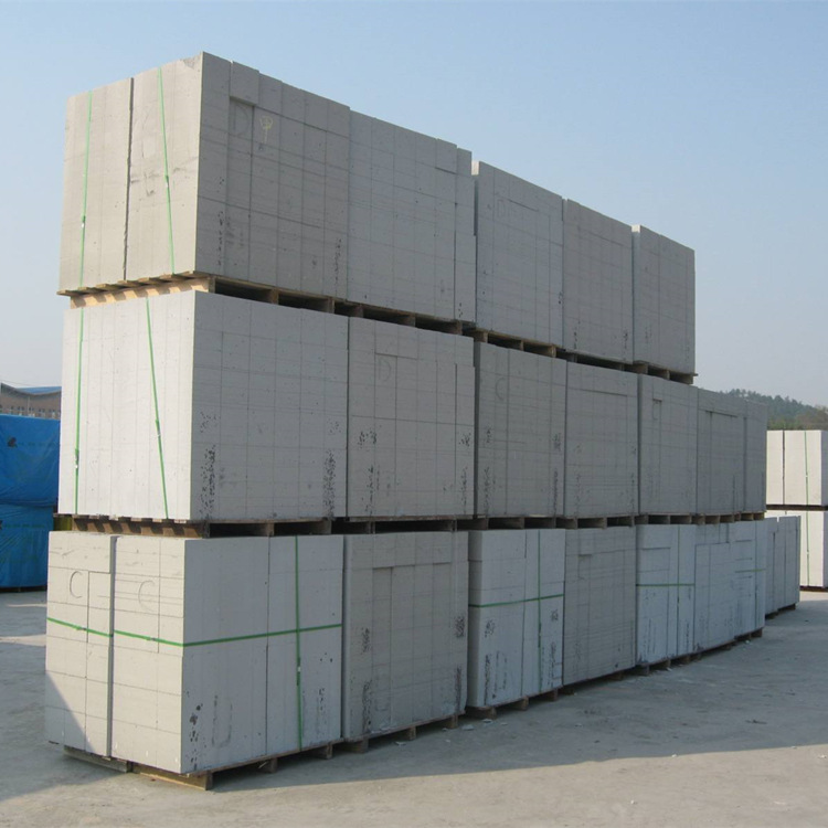 王宝强宁波台州金华厂家：加气砼砌块墙与粘土砖墙造价比照分析